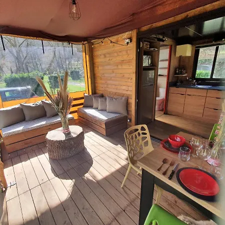 La Riviere Aux Papillons